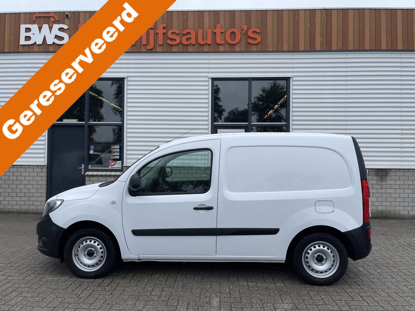 Mercedes-Benz Citan 108 CDI BlueEFFICIENCY / rijklaar € 7.950 ex btw / lease vanaf € 218 / airco / armsteun / schuifdeur / achterdeuren met ramen / euro 6 diesel !