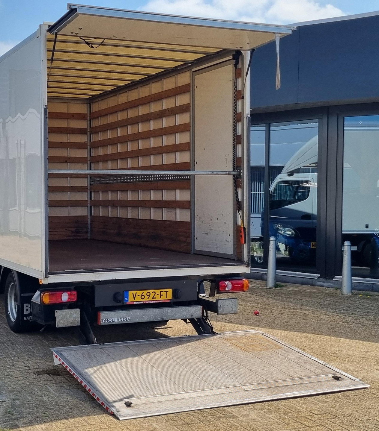 FUSO Canter
