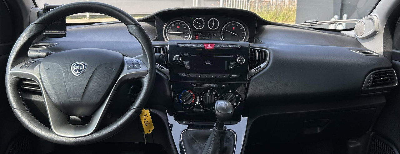 Lancia Ypsilon