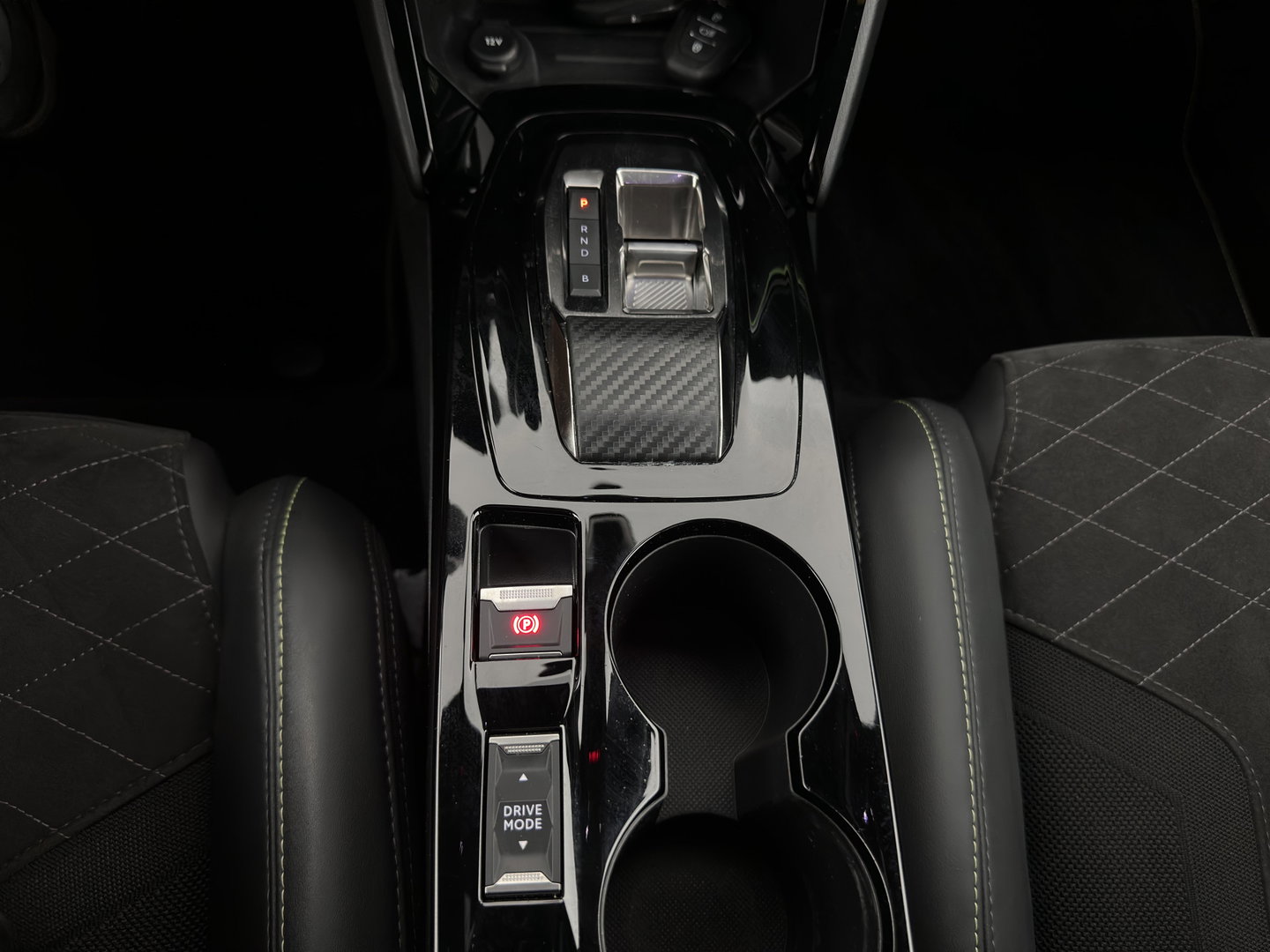 Peugeot e-208 EV GT Pack 50 kWh [3-Fase-11kW] {SoH-94%} (INCL.BTW) *FULL-LED | DIGI-COCKPIT | BLINDSPOT | CAMERA | LEATHER-ALCANTARA | AMBIENTLIGHT | NAVI-FULLMAP | LANE-ASSIST | KEYLESS | DAB | CCS-FASTLOADER | HEATED-SPORTSEATS | 17''ALU*