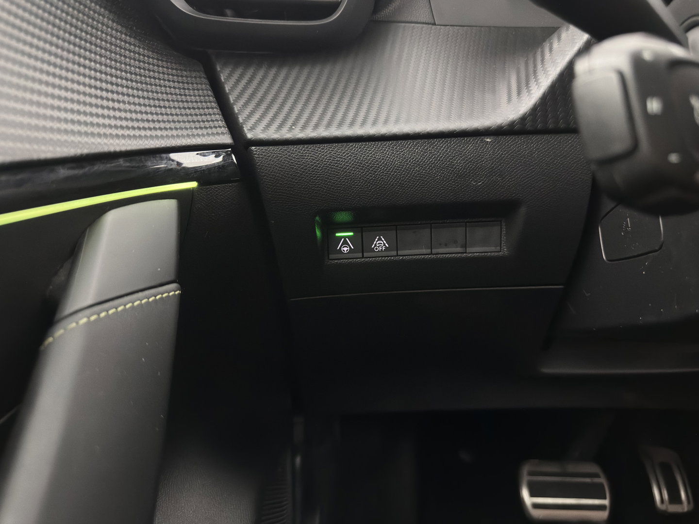 Peugeot e-208 EV GT Pack 50 kWh [3-Fase-11kW] {SoH-94%} (INCL.BTW) *FULL-LED | DIGI-COCKPIT | BLINDSPOT | CAMERA | LEATHER-ALCANTARA | AMBIENTLIGHT | NAVI-FULLMAP | LANE-ASSIST | KEYLESS | DAB | CCS-FASTLOADER | HEATED-SPORTSEATS | 17''ALU*