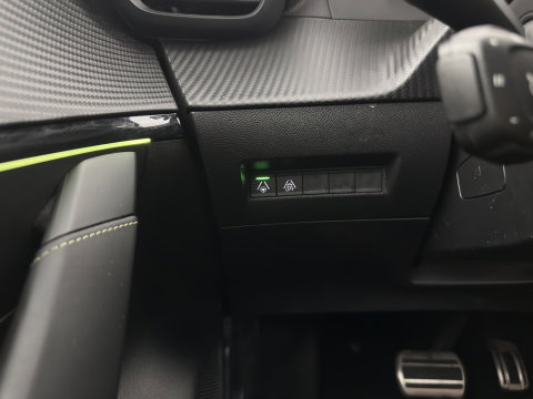 Peugeot e-208 EV GT Pack 50 kWh [3-Fase-11kW] {SoH-94%} (INCL.BTW) *FULL-LED | DIGI-COCKPIT | BLINDSPOT | CAMERA | LEATHER-ALCANTARA | AMBIENTLIGHT | NAVI-FULLMAP | LANE-ASSIST | KEYLESS | DAB | CCS-FASTLOADER | HEATED-SPORTSEATS | 17''ALU*