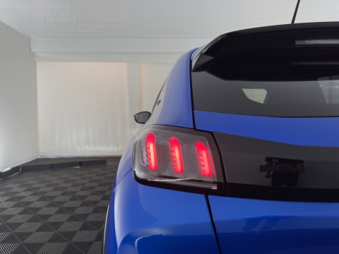 Peugeot e-208 EV GT Pack 50 kWh [3-Fase-11kW] {SoH-94%} (INCL.BTW) *FULL-LED | DIGI-COCKPIT | BLINDSPOT | CAMERA | LEATHER-ALCANTARA | AMBIENTLIGHT | NAVI-FULLMAP | LANE-ASSIST | KEYLESS | DAB | CCS-FASTLOADER | HEATED-SPORTSEATS | 17''ALU*