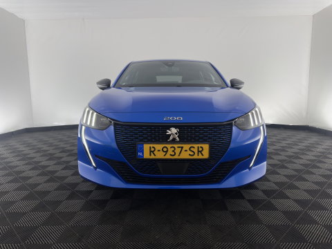 Peugeot e-208 EV GT Pack 50 kWh [3-Fase-11kW] {SoH-94%} (INCL.BTW) *FULL-LED | DIGI-COCKPIT | BLINDSPOT | CAMERA | LEATHER-ALCANTARA | AMBIENTLIGHT | NAVI-FULLMAP | LANE-ASSIST | KEYLESS | DAB | CCS-FASTLOADER | HEATED-SPORTSEATS | 17''ALU*