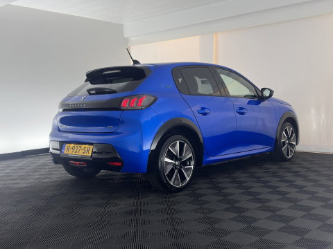 Peugeot e-208 EV GT Pack 50 kWh [3-Fase-11kW] {SoH-94%} (INCL.BTW) *FULL-LED | DIGI-COCKPIT | BLINDSPOT | CAMERA | LEATHER-ALCANTARA | AMBIENTLIGHT | NAVI-FULLMAP | LANE-ASSIST | KEYLESS | DAB | CCS-FASTLOADER | HEATED-SPORTSEATS | 17''ALU*