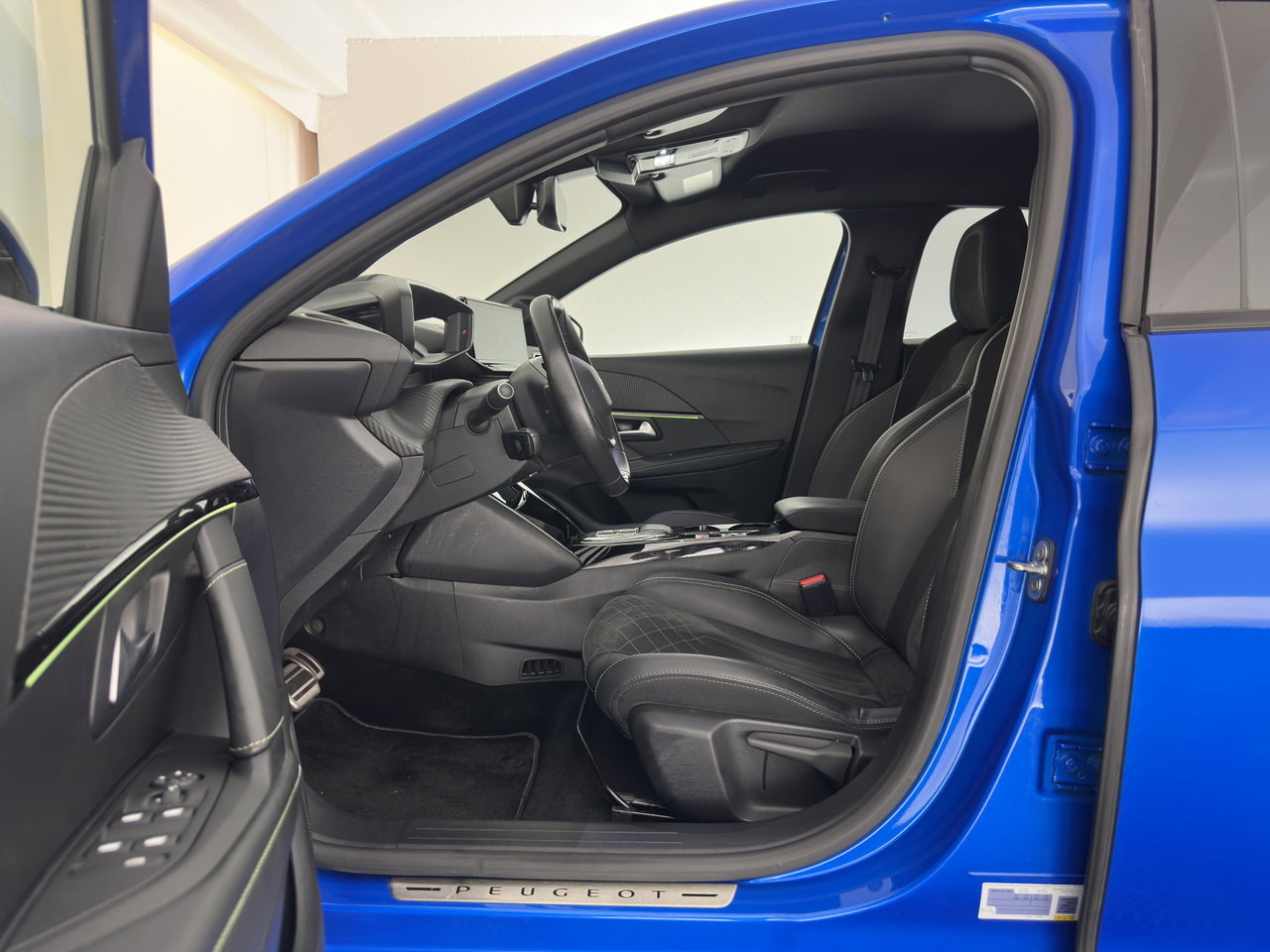 Peugeot e-208