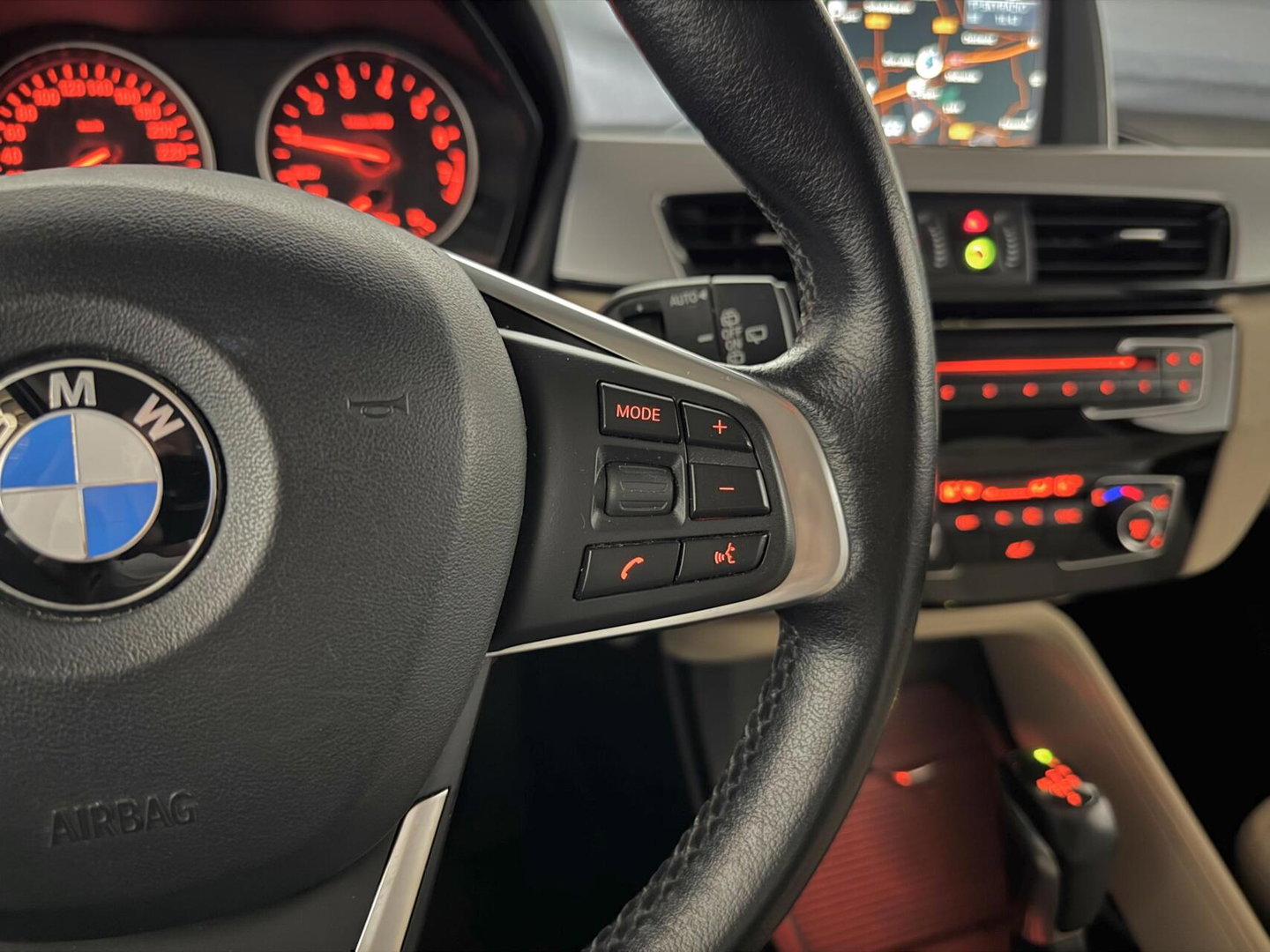 BMW X1 sDrive18i High Executive Leer Navi Cruise Trekh. NAP