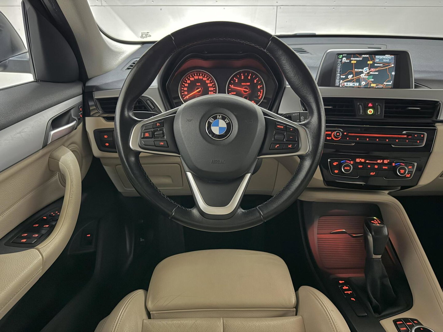 BMW X1 sDrive18i High Executive Leer Navi Cruise Trekh. NAP
