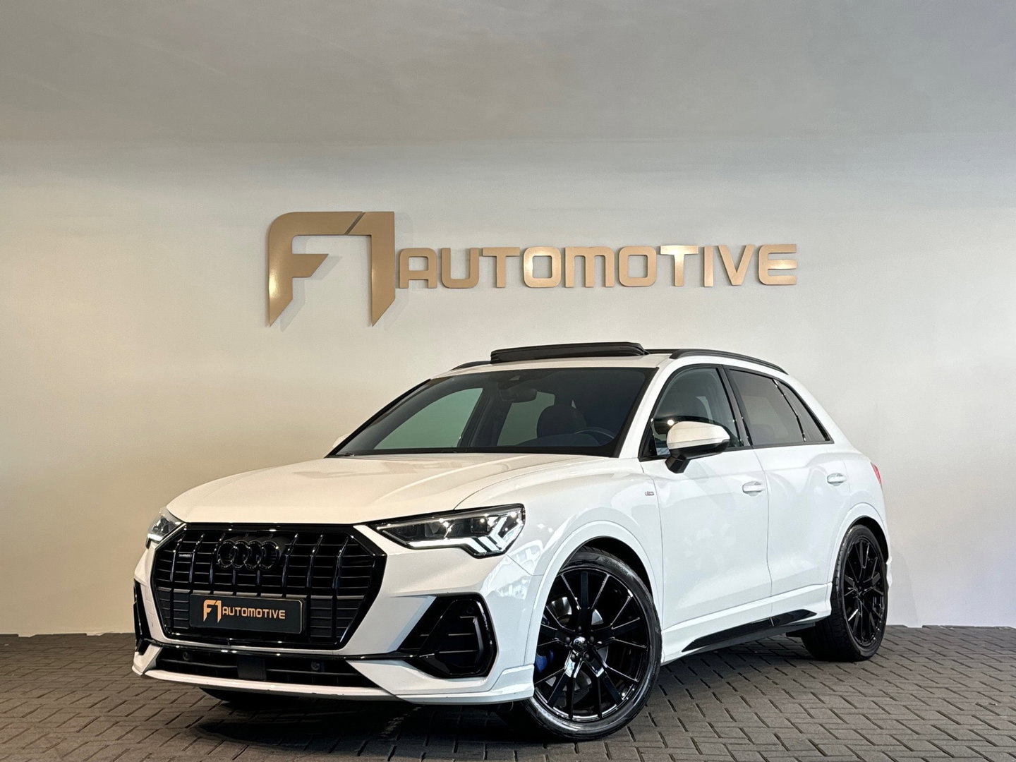 Audi Q3 40 TFSI quattro S Line Pano|Camera|ACC|Lane|Dodehoek