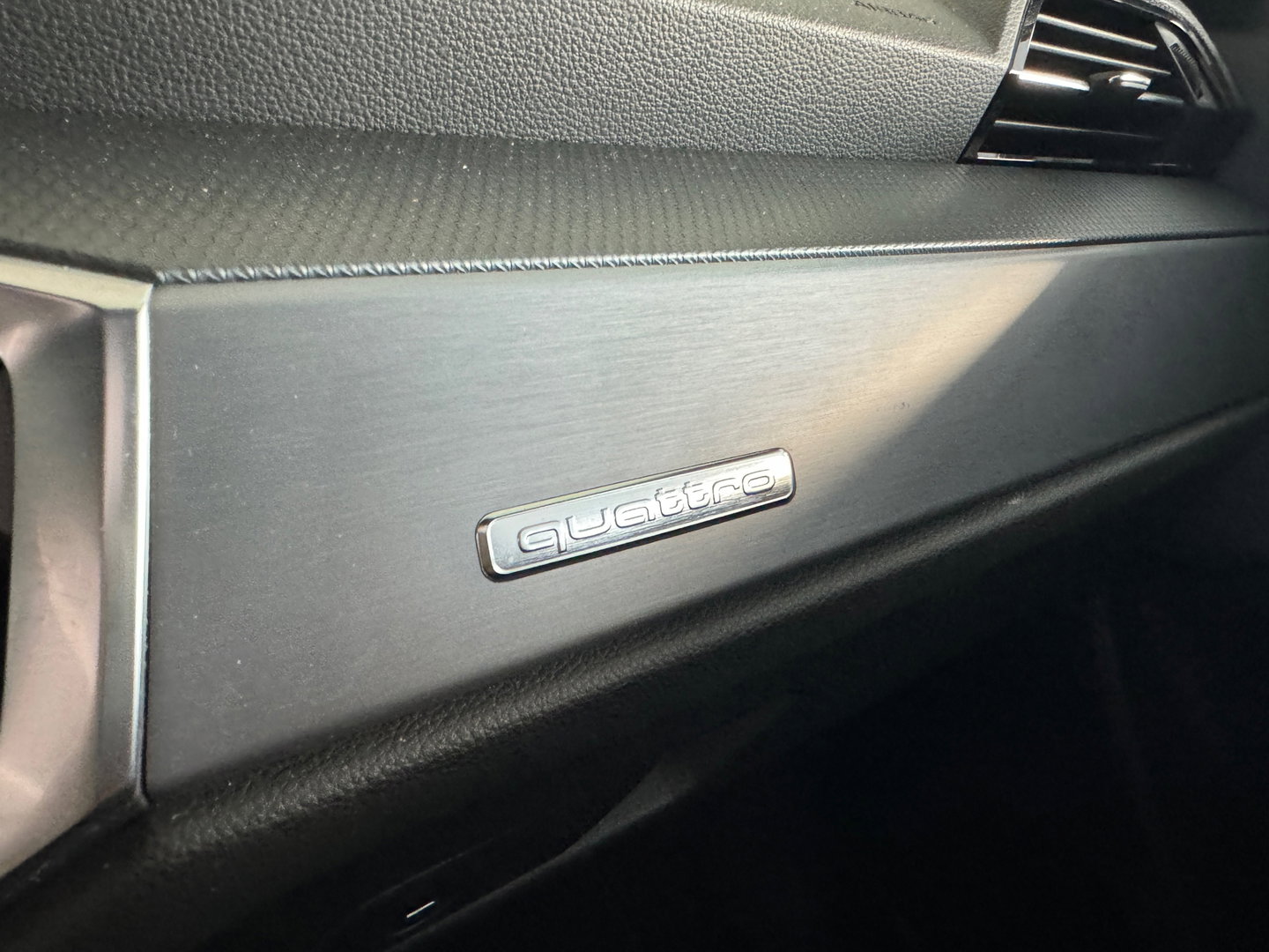 Audi Q3 40 TFSI quattro S Line Pano|Camera|ACC|Lane|Dodehoek