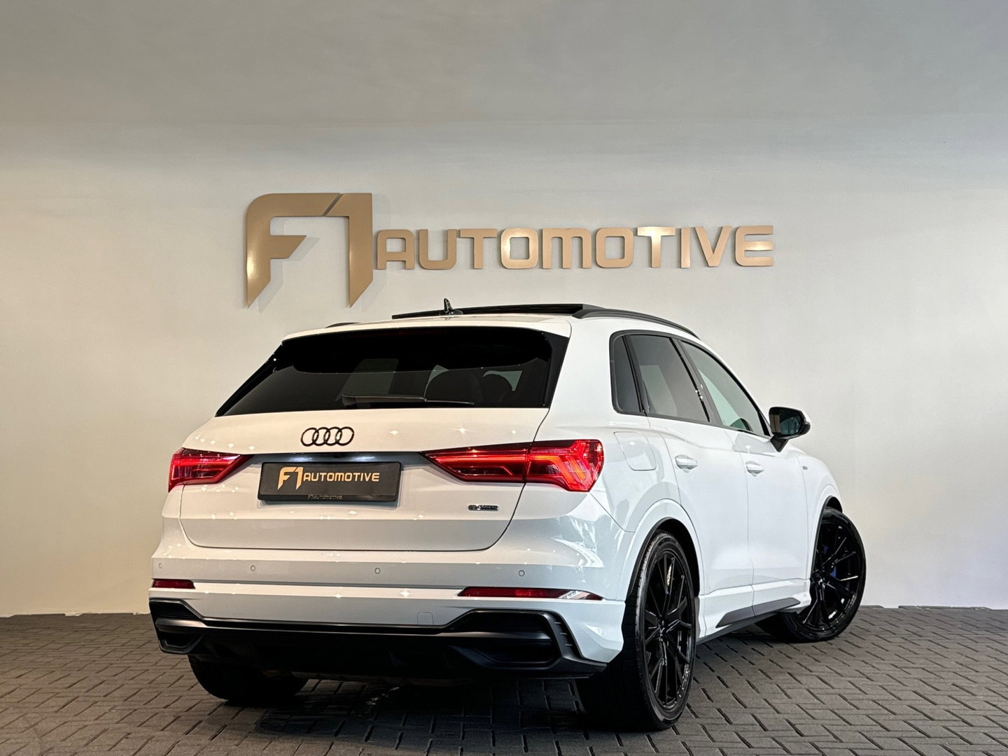 Audi Q3 40 TFSI quattro S Line Pano|Camera|ACC|Lane|Dodehoek