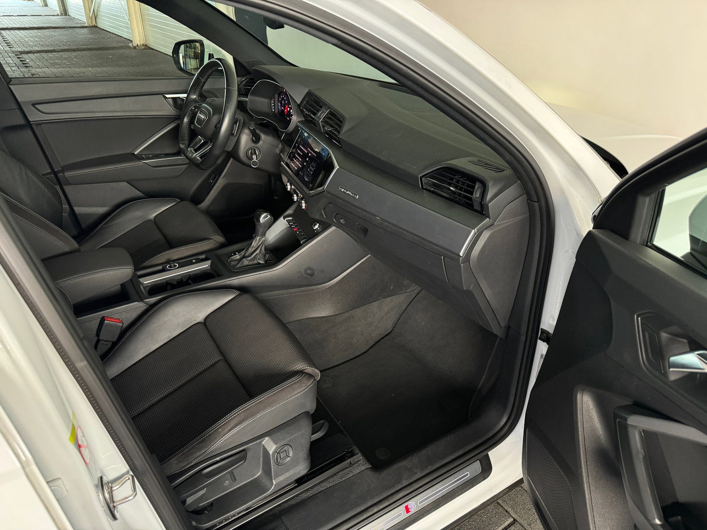 Audi Q3 40 TFSI quattro S Line Pano|Camera|ACC|Lane|Dodehoek