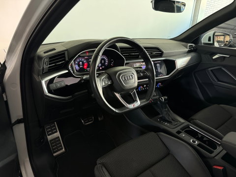 Audi Q3 40 TFSI quattro S Line Pano|Camera|ACC|Lane|Dodehoek