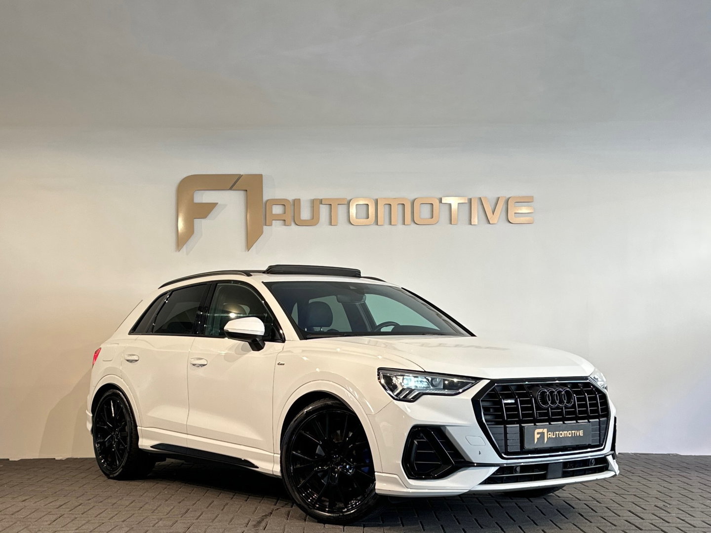 Audi Q3 40 TFSI quattro S Line Pano|Camera|ACC|Lane|Dodehoek