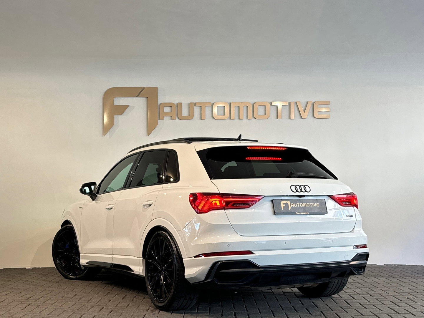 Audi Q3 40 TFSI quattro S Line Pano|Camera|ACC|Lane|Dodehoek