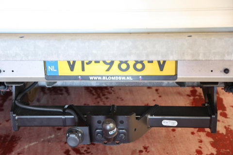 Iveco Daily 40C15V 3.0 BAKWAGEN MET LAADKLEP EN TREKHAAK
