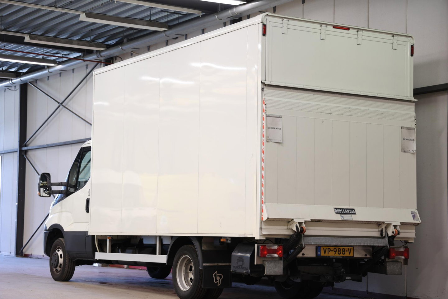 Iveco Daily 40C15V 3.0 BAKWAGEN MET LAADKLEP EN TREKHAAK