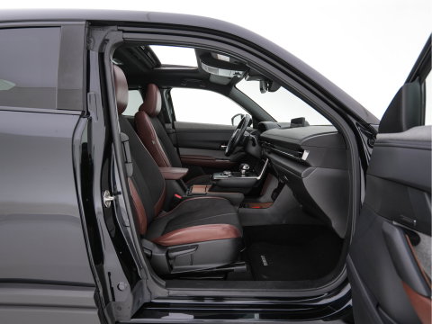 Mazda MX-30 e-SkyActiv 145 Luxury 36 kWh (INCL-BTW) *PANO | HEAD-UP | ADAPTIVE-CRUISE | BLIND-SPOT | FULL-LED | KEYLESS | TOP-VIEW | DAB+ | BOSE-AUDIO | NAVI-FULLMAP | DIGI-COCKPIT | HEATED-COMFORTSEATS | 18''ALU*