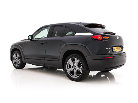 Mazda MX-30 e-SkyActiv 145 Luxury 36 kWh (INCL-BTW) *PANO | HEAD-UP | ADAPTIVE-CRUISE | BLIND-SPOT | FULL-LED | KEYLESS | TOP-VIEW | DAB+ | BOSE-AUDIO | NAVI-FULLMAP | DIGI-COCKPIT | HEATED-COMFORTSEATS | 18''ALU*