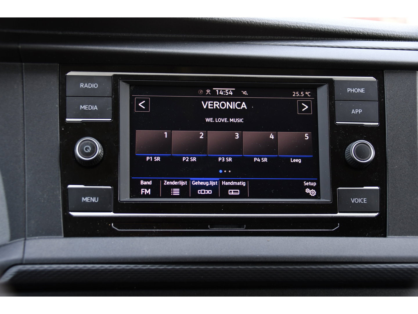 Volkswagen Transporter 2.0 TDI L1H1 30 Black Edition Cruise, Carplay, 150PK, Automaat, Standkachel, Stoelverwarming, Sensoren, Trekhaak