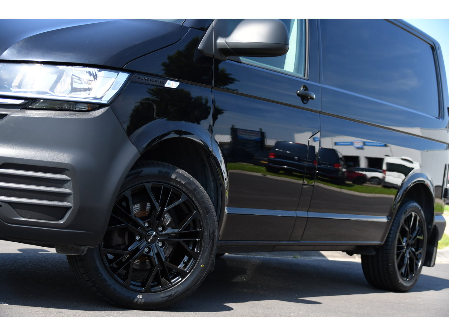 Volkswagen Transporter 2.0 TDI L1H1 30 Black Edition Cruise, Carplay, 150PK, Automaat, Standkachel, Stoelverwarming, Sensoren, Trekhaak