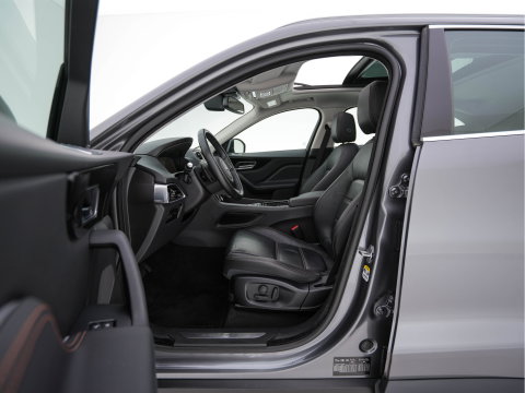 Jaguar F-Pace 2.0 Portfolio AWD 20d Aut. *PANO | LEATHER | XENON | DIGI-COCKPIT | KEYLESS | CAMERA | MERIDIAN-SOUND | HEATED-COMFORTSEATS | NAVI-FULLMAP | SHIFTPADDLES | ECC | PDC | CRUISE | 19''ALU*