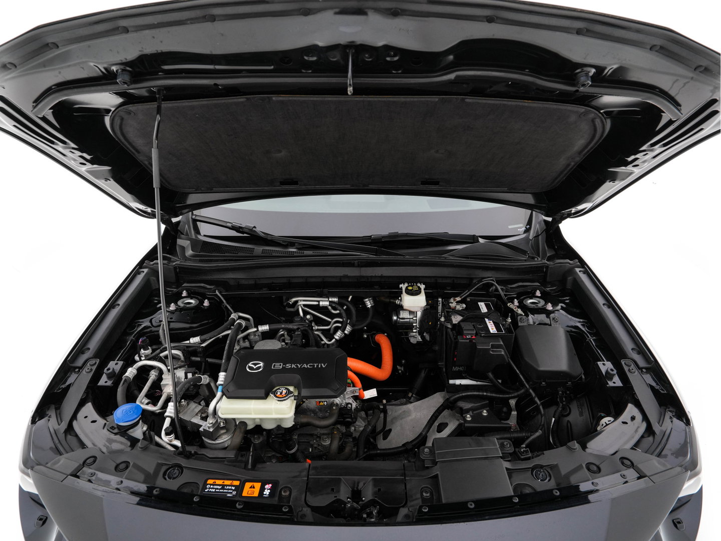 Mazda MX-30 e-SkyActiv 145 Luxury 36 kWh (INCL-BTW) *PANO | HEAD-UP | ADAPTIVE-CRUISE | BLIND-SPOT | FULL-LED | KEYLESS | TOP-VIEW | DAB+ | BOSE-AUDIO | NAVI-FULLMAP | DIGI-COCKPIT | HEATED-COMFORTSEATS | 18''ALU*