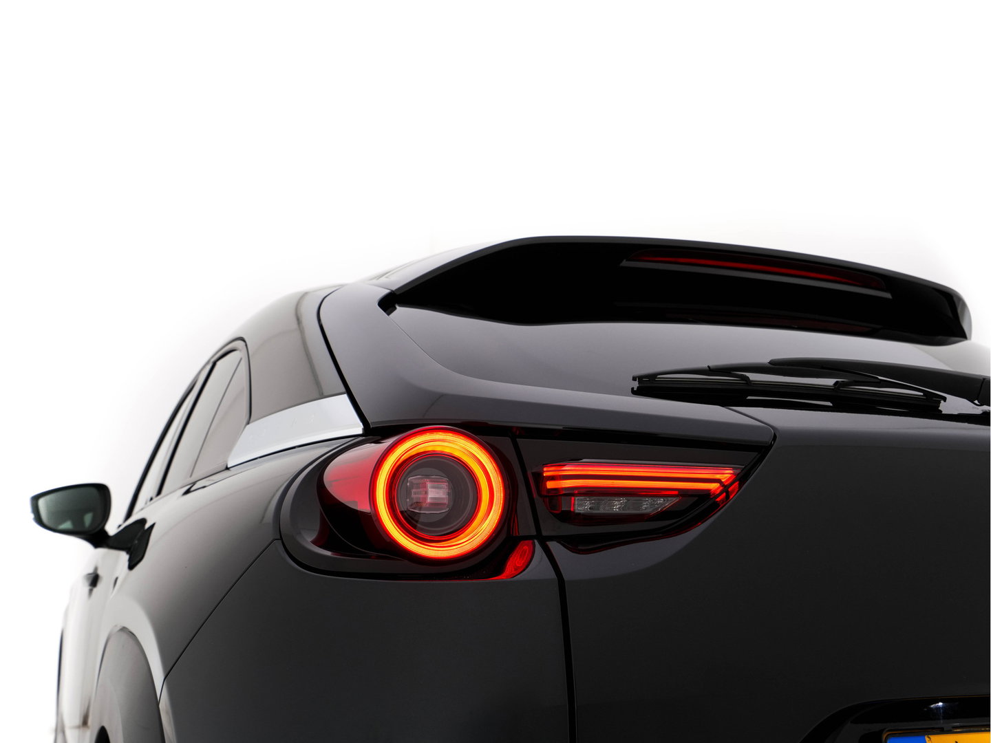 Mazda MX-30 e-SkyActiv 145 Luxury 36 kWh (INCL-BTW) *PANO | HEAD-UP | ADAPTIVE-CRUISE | BLIND-SPOT | FULL-LED | KEYLESS | TOP-VIEW | DAB+ | BOSE-AUDIO | NAVI-FULLMAP | DIGI-COCKPIT | HEATED-COMFORTSEATS | 18''ALU*