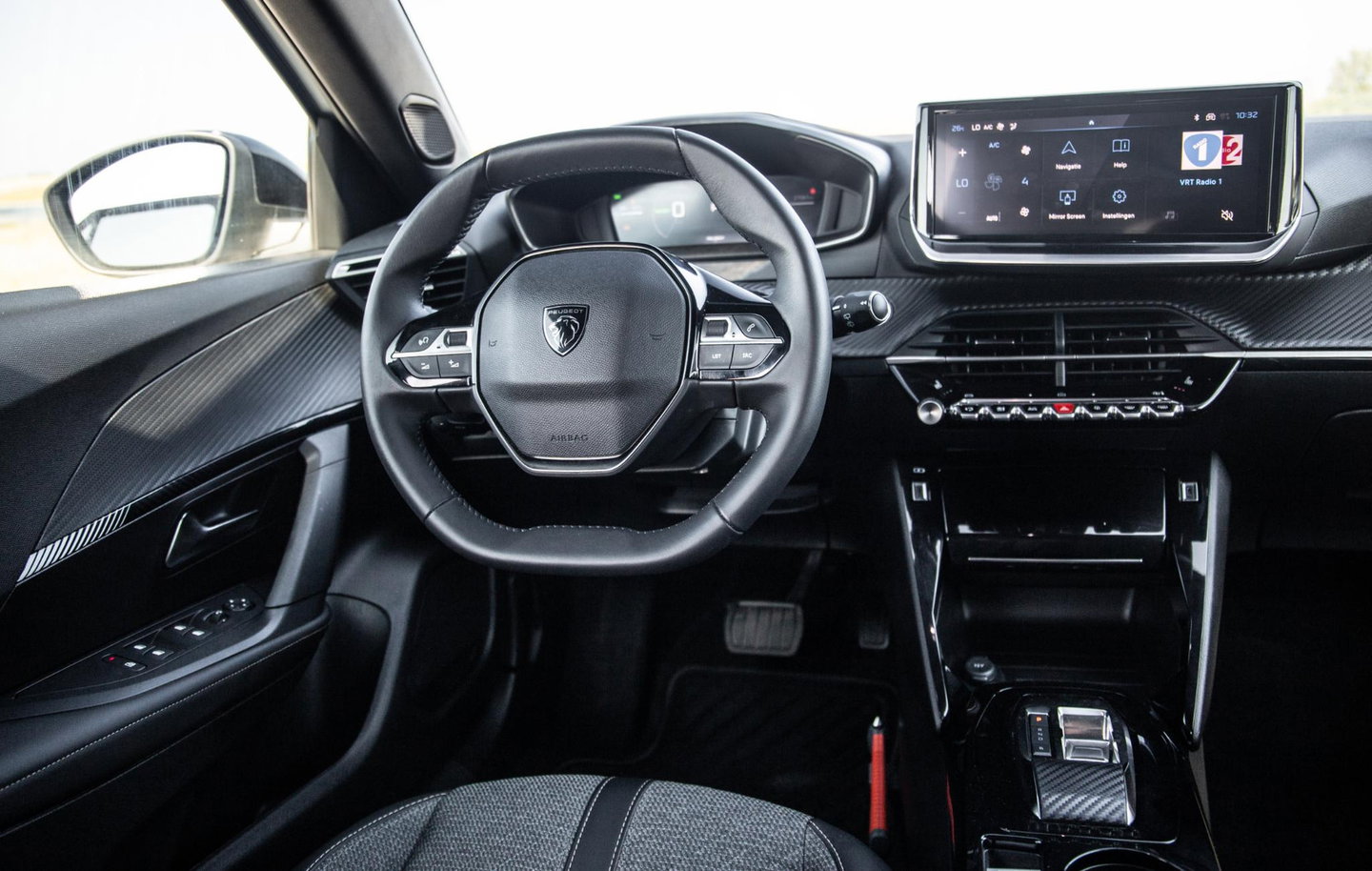 Peugeot e-2008 EV Allure 54 kWh ADAPTIVE CRUISE / CARPLAY / CAMERA / NAVI