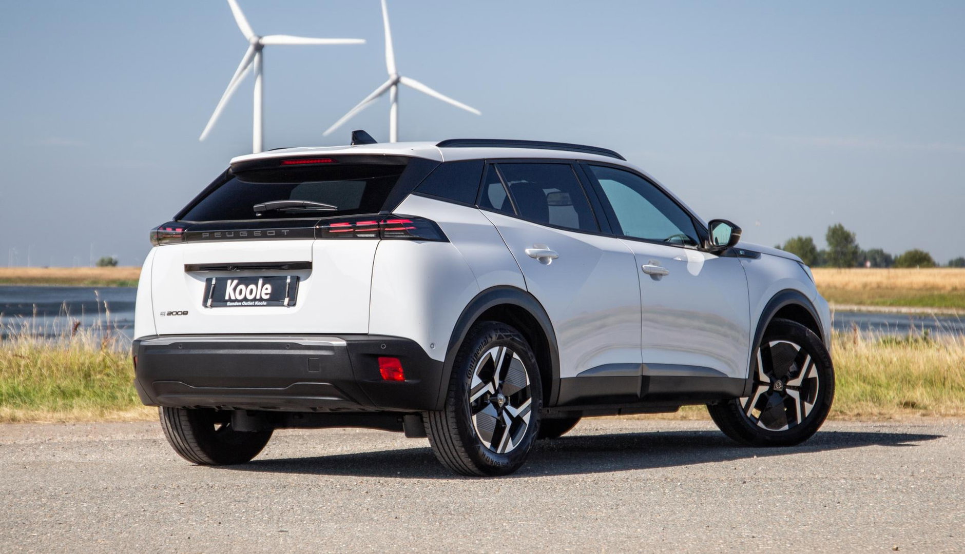 Peugeot e-2008 EV Allure 54 kWh ADAPTIVE CRUISE / CARPLAY / CAMERA / NAVI