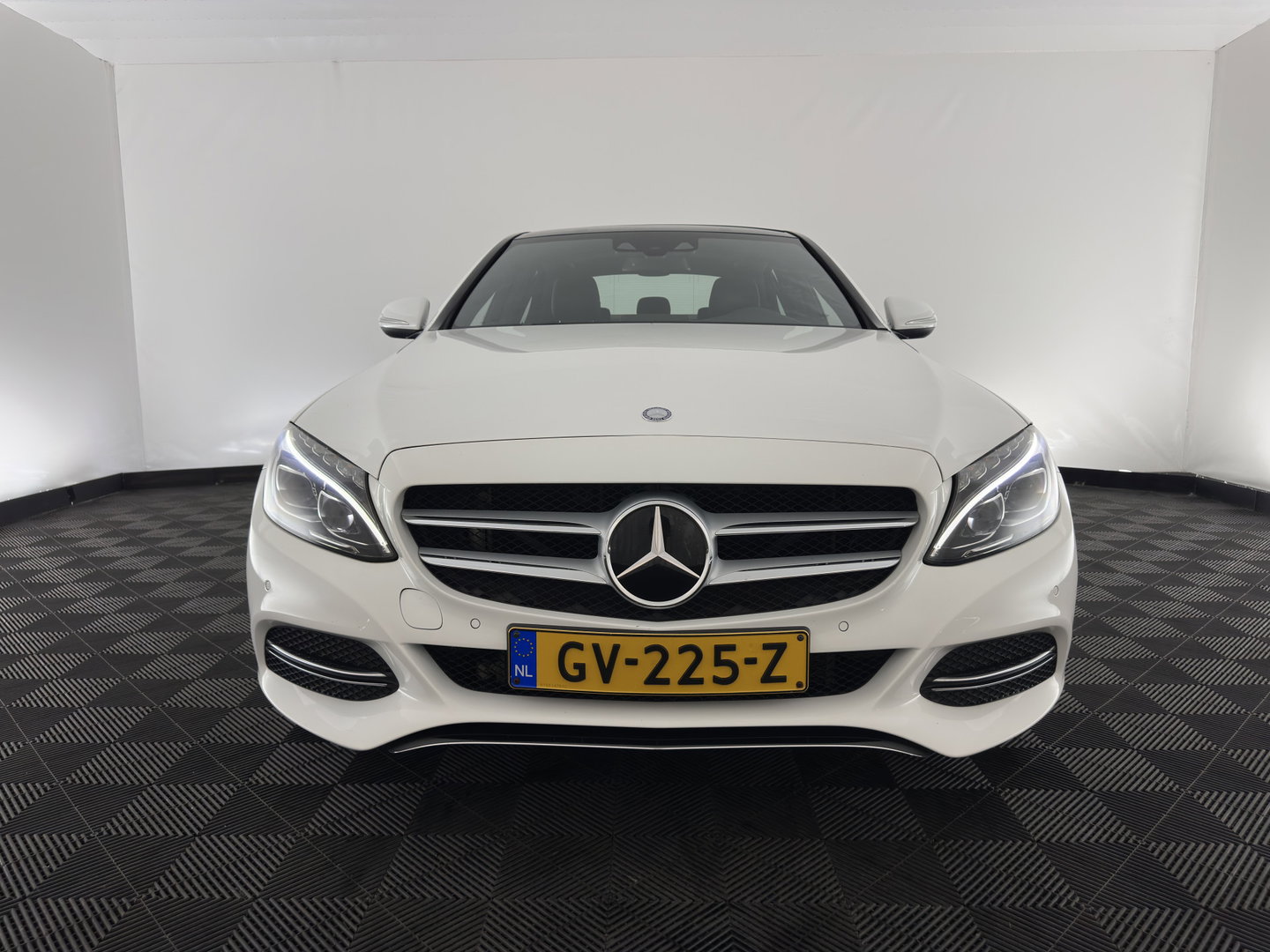 Mercedes-Benz C-Klasse 350 e Lease Edition Aut. *PANO | LEATHER | FULL-LED | HEATED-SPORTSEATS | NAVI-FULLMAP | AIRMATIC | ECC | PDC | CRUISE | 17''ALU*