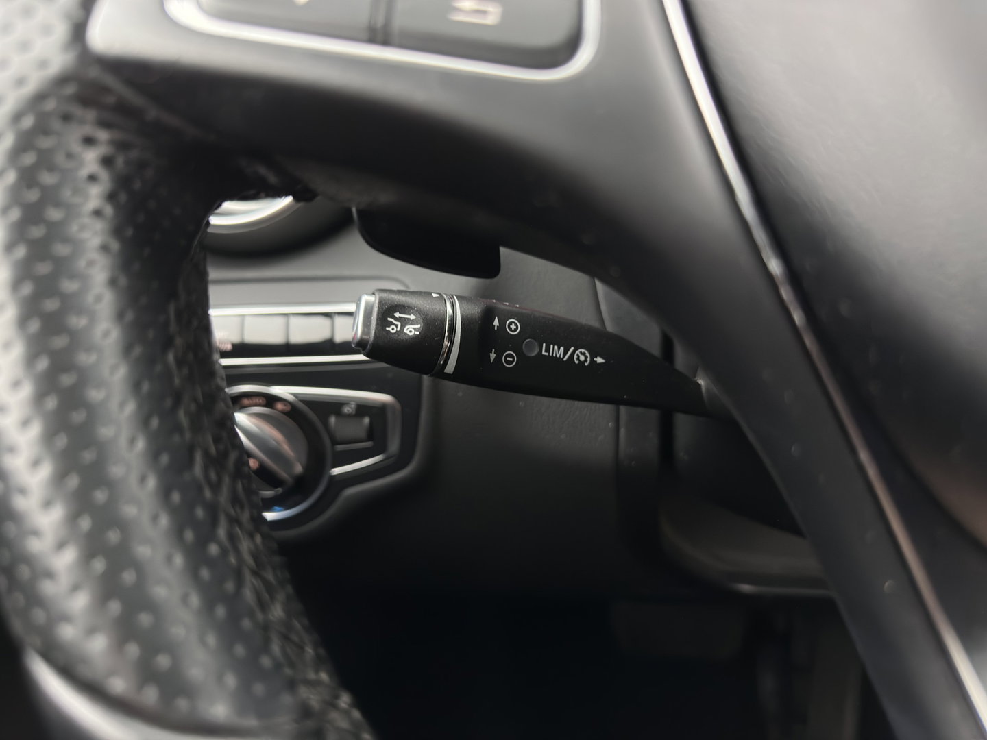 Mercedes-Benz C-Klasse 350 e Lease Edition Aut. *PANO | LEATHER | FULL-LED | HEATED-SPORTSEATS | NAVI-FULLMAP | AIRMATIC | ECC | PDC | CRUISE | 17''ALU*