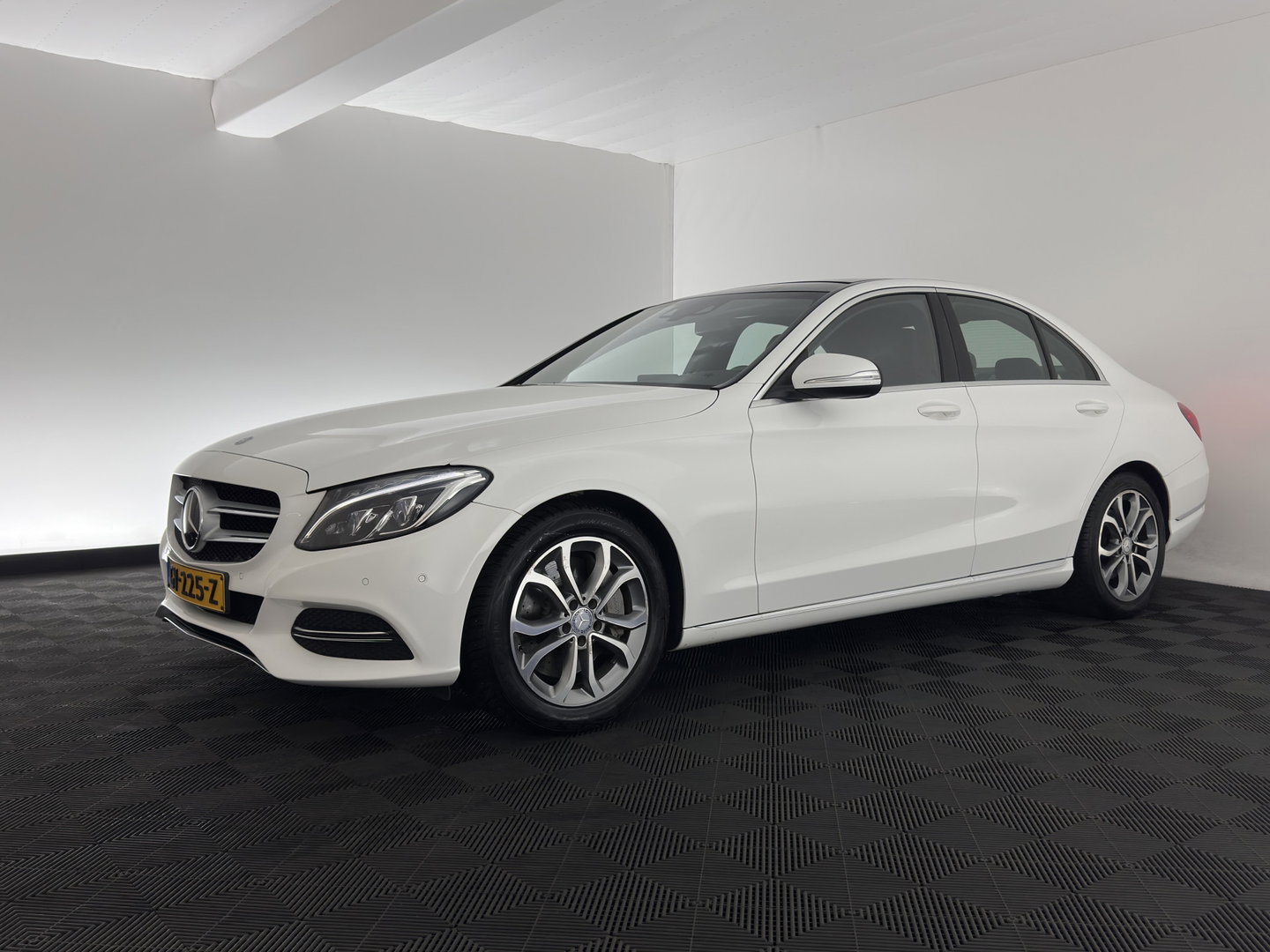 Mercedes-Benz C-Klasse 350 e Lease Edition Aut. *PANO | LEATHER | FULL-LED | HEATED-SPORTSEATS | NAVI-FULLMAP | AIRMATIC | ECC | PDC | CRUISE | 17''ALU*