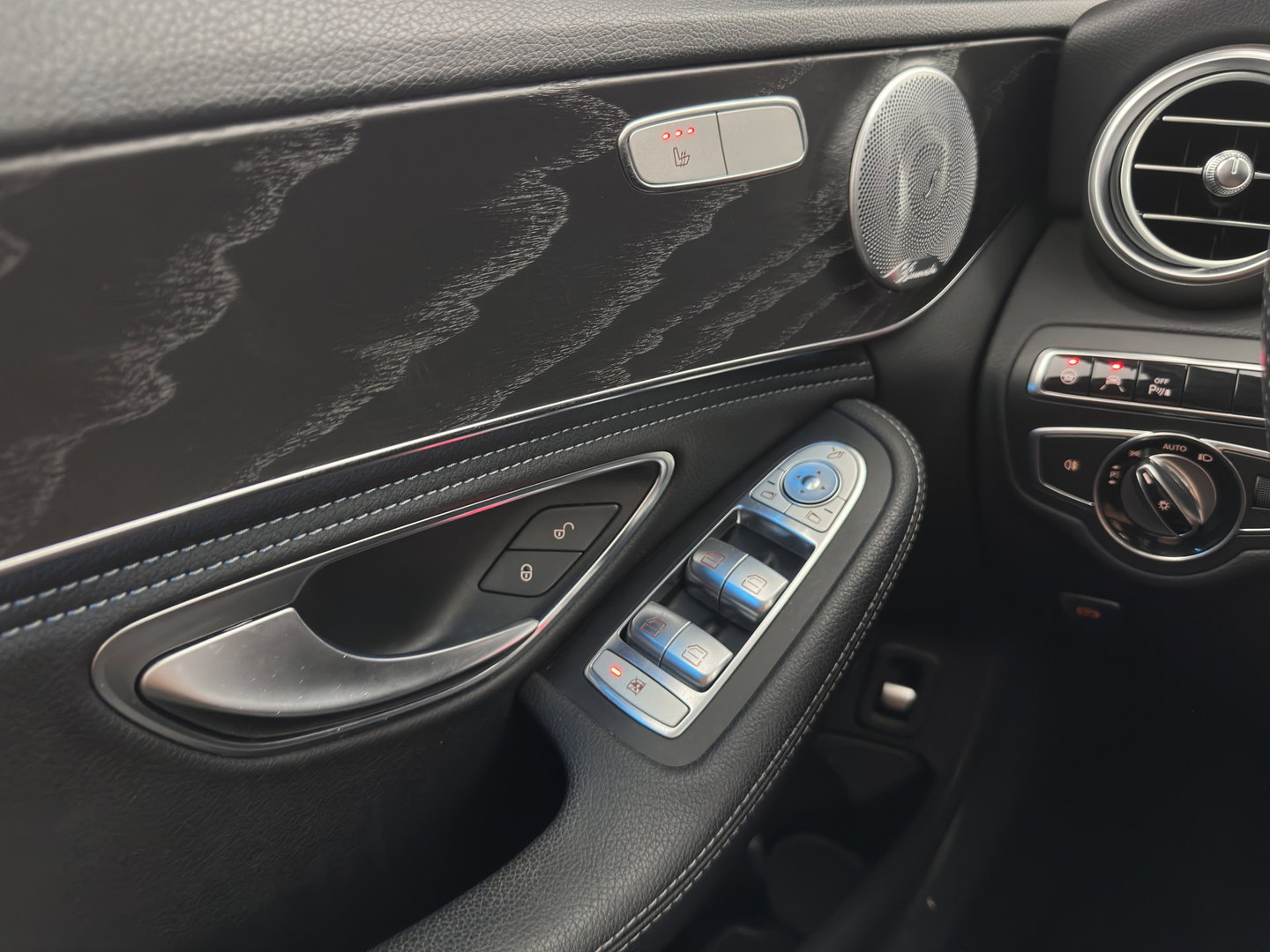 Mercedes-Benz C-Klasse 350 e Lease Edition Aut. *PANO | LEATHER | FULL-LED | HEATED-SPORTSEATS | NAVI-FULLMAP | AIRMATIC | ECC | PDC | CRUISE | 17''ALU*