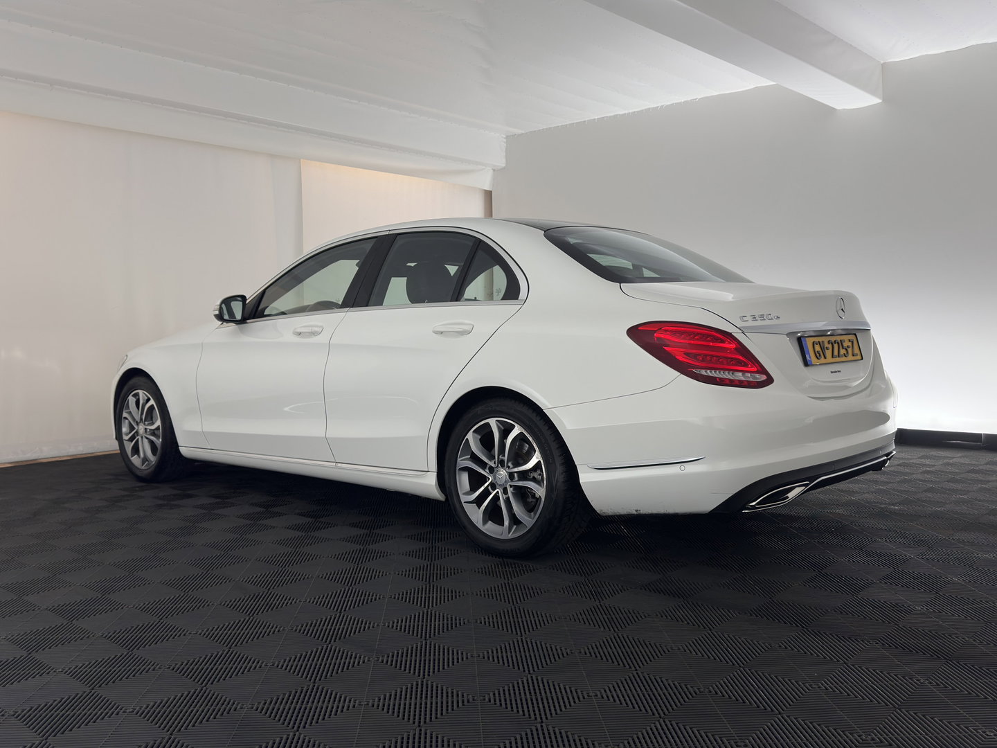 Mercedes-Benz C-Klasse 350 e Lease Edition Aut. *PANO | LEATHER | FULL-LED | HEATED-SPORTSEATS | NAVI-FULLMAP | AIRMATIC | ECC | PDC | CRUISE | 17''ALU*