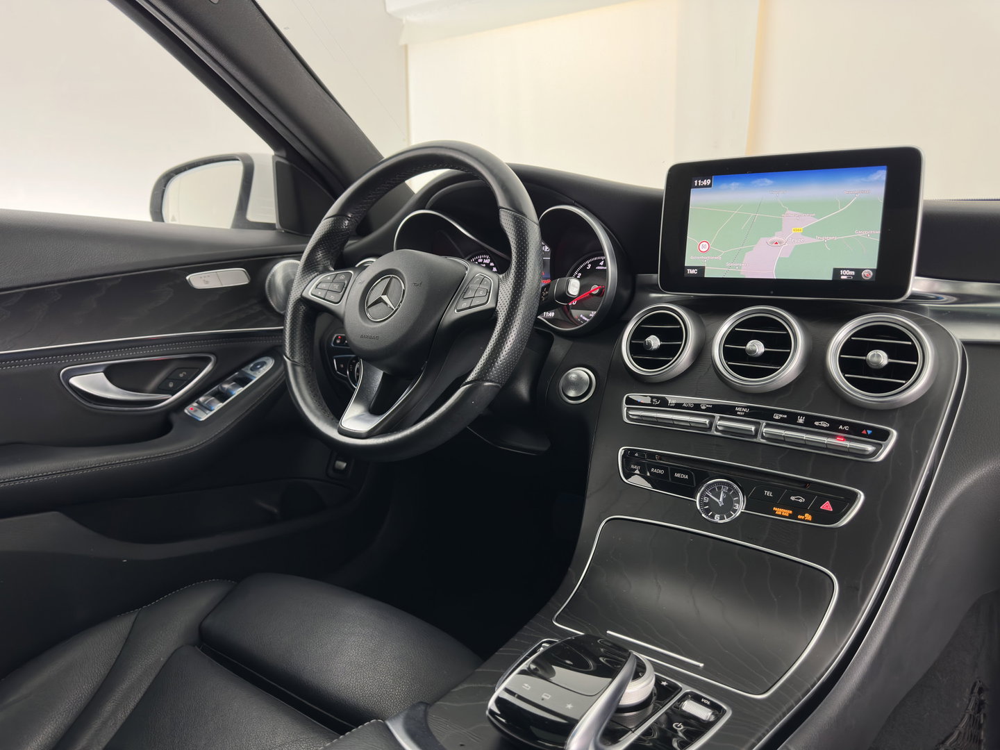 Mercedes-Benz C-Klasse 350 e Lease Edition Aut. *PANO | LEATHER | FULL-LED | HEATED-SPORTSEATS | NAVI-FULLMAP | AIRMATIC | ECC | PDC | CRUISE | 17''ALU*