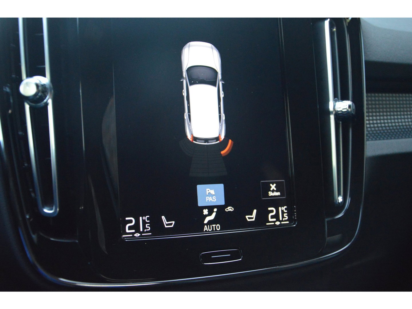 Volvo XC40 T4 Recharge R-Design | Adaptive Cruise | Stoel + Stuur Verwarmd | Dealer onderhouden | Memory |