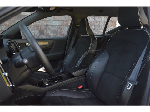 Volvo XC40 T4 Recharge R-Design | Adaptive Cruise | Stoel + Stuur Verwarmd | Dealer onderhouden | Memory |