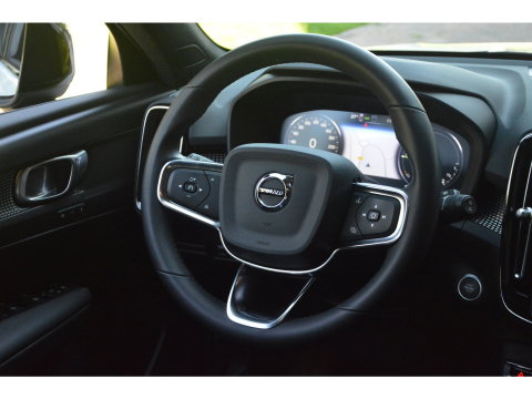 Volvo XC40 T4 Recharge R-Design | Adaptive Cruise | Stoel + Stuur Verwarmd | Dealer onderhouden | Memory |