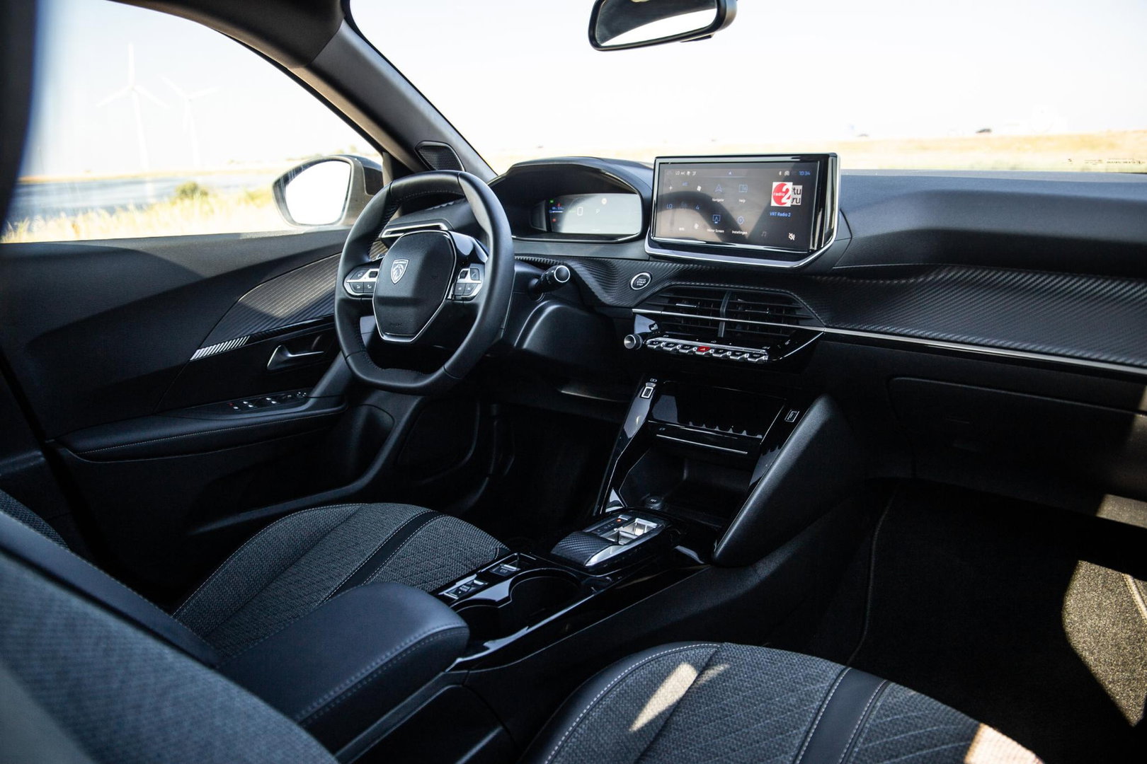 Peugeot e-2008 EV Allure 54 kWh ADAPTIVE CRUISE / CARPLAY / CAMERA / NAVI