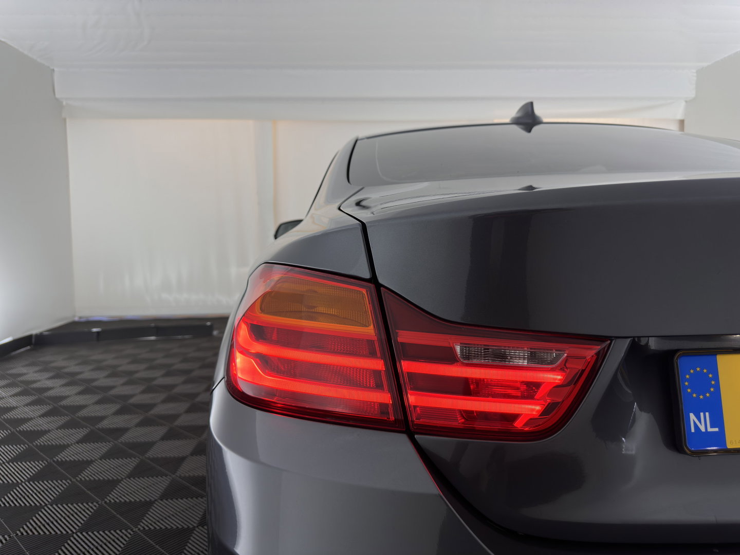BMW 4 Serie Coupé 420d High Executive Aut. *PANO | LEATHER | XENON | HEATED-SPORTSEATS | NAVI-FULLMAP | PRIVACY-GLASS | ECC | PDC | CRUISE | 18''ALU*