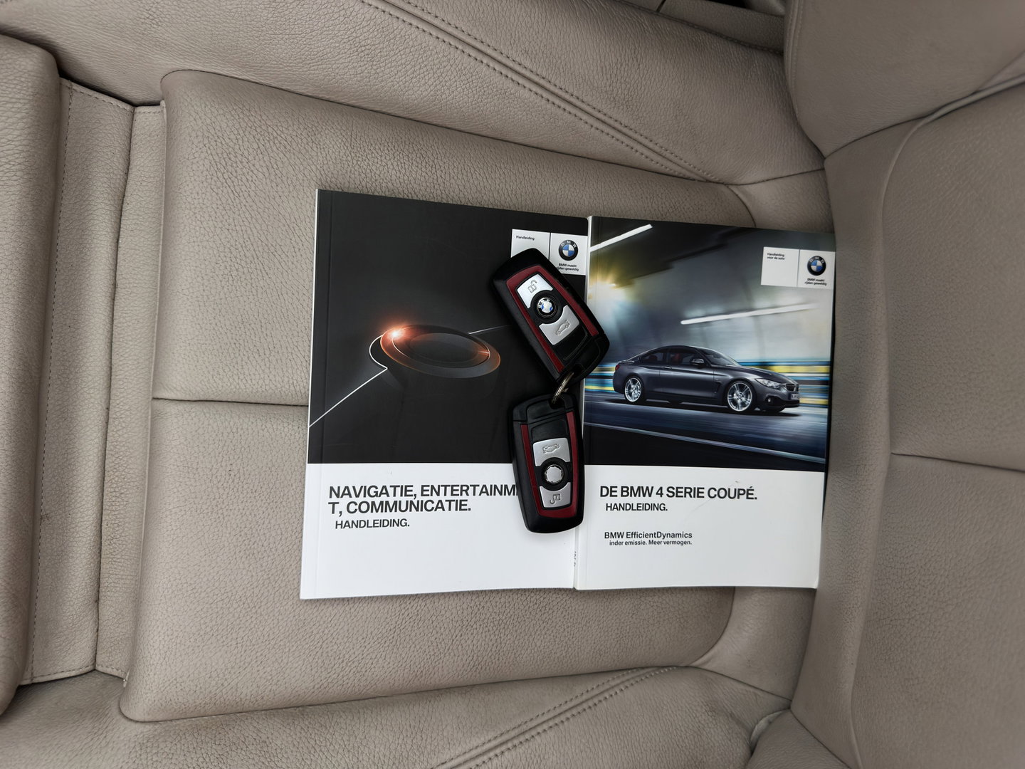 BMW 4 Serie Coupé 420d High Executive Aut. *PANO | LEATHER | XENON | HEATED-SPORTSEATS | NAVI-FULLMAP | PRIVACY-GLASS | ECC | PDC | CRUISE | 18''ALU*