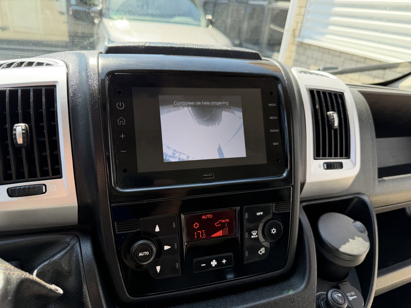 Fiat Ducato 35 2.3 MultiJet 16-pk L3H2 Maxi / vaste prijs rijklaar € 15.950 ex btw / euro 6 / bpm vrij / lease vanaf € 269 / dubbele schuifdeur / cruise en climate control / standkachel / imperial