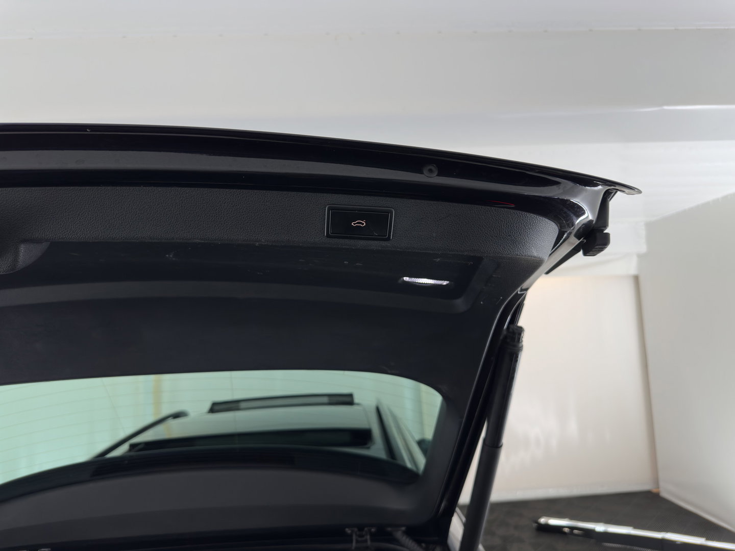 Škoda Superb Combi 1.4 TSI iV Sportline Business (Plug-in) (INCL-BTW) Aut. *PANO | LEATHER-ALCANTARA | FULL-LED | DIGI-COCKPIT | HEATED-SPORTSEATS | KEYLESS | DAB+ | NAVI-FULLMAP | PRIVACYGLASS | SHIFTPADDLES | AMBIENTLIGHT | CANTON-AUDIO | CRUISE |
