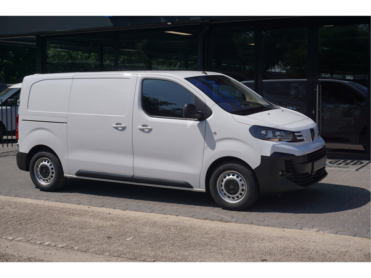 Peugeot Expert 2.0D 180PK EAT8 AUT L2H1 BPM VRIJ!! Navi, Camera, Climate, Stuur verw. Cruise!! Nr. 01