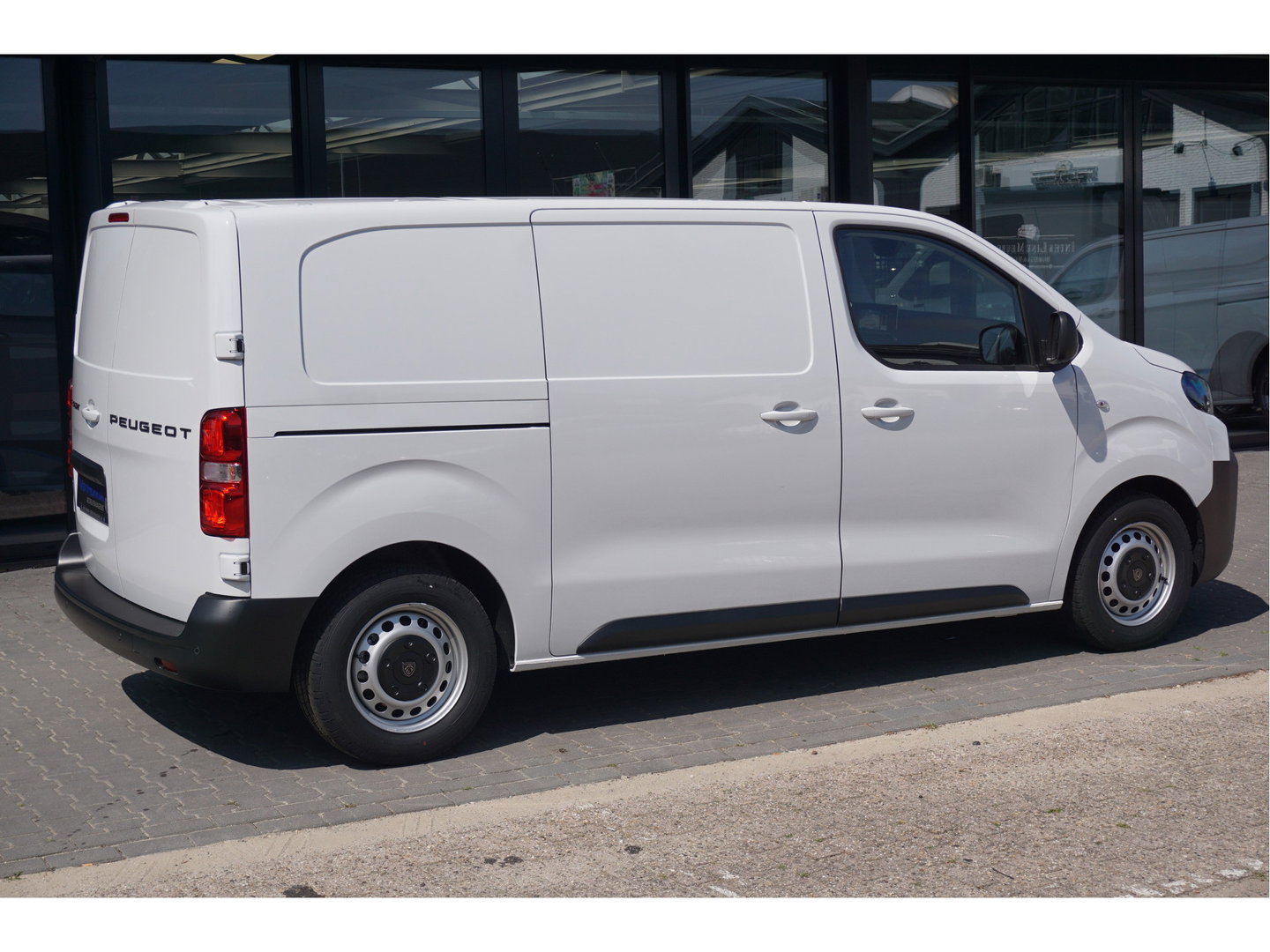 Peugeot Expert 2.0D 180PK EAT8 AUT L2H1 BPM VRIJ!! Navi, Camera, Climate, Stuur verw. Cruise!! Nr. 02
