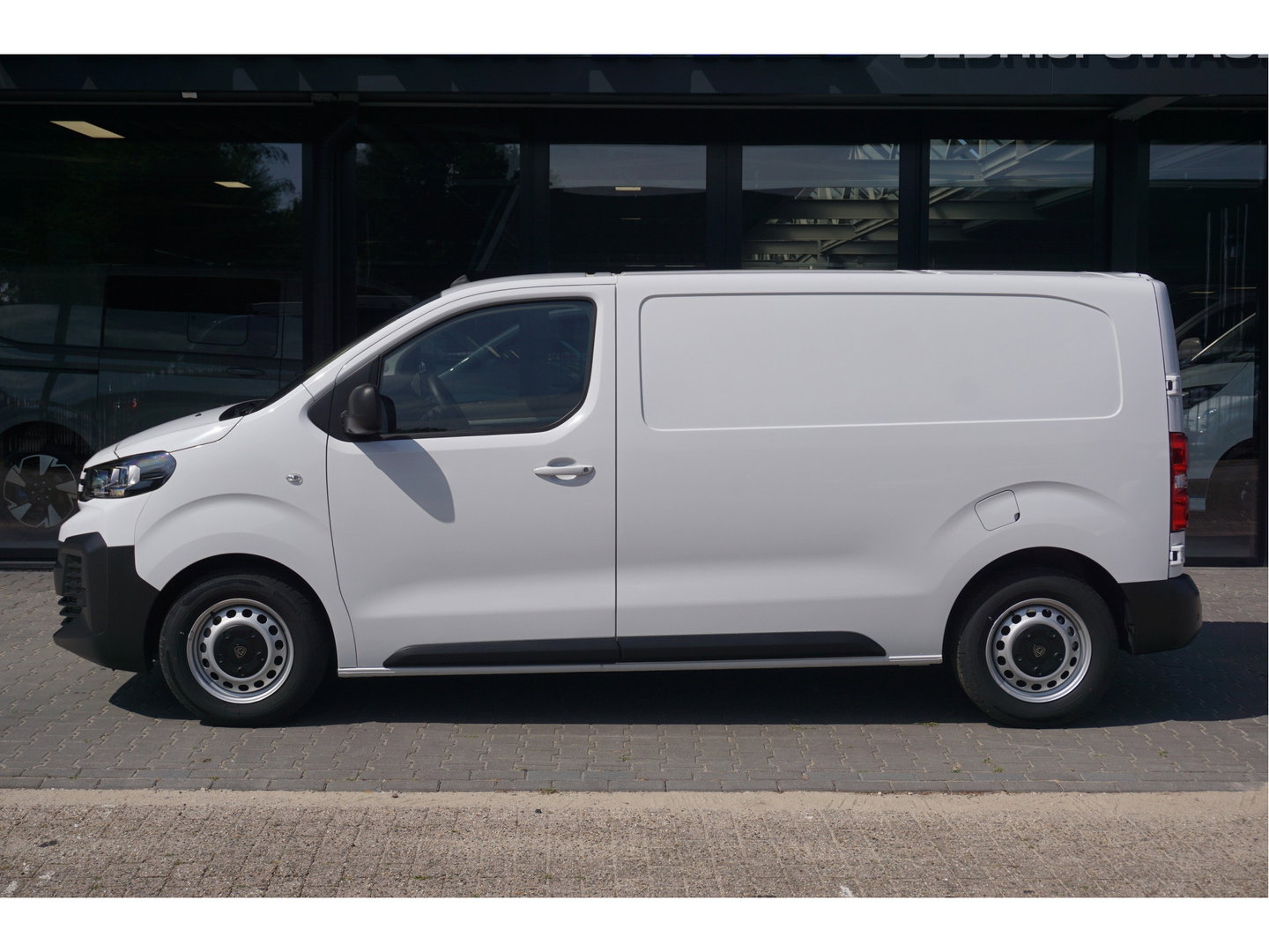 Peugeot Expert 2.0D 180PK EAT8 AUT L2H1 BPM VRIJ!! Navi, Camera, Climate, Stuur verw. Cruise!! Nr. 03