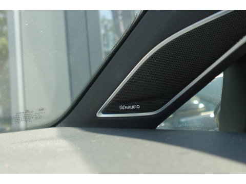 Volkswagen Golf 2.0 TSI GTI TCR AKRA PANO KEYLESS
