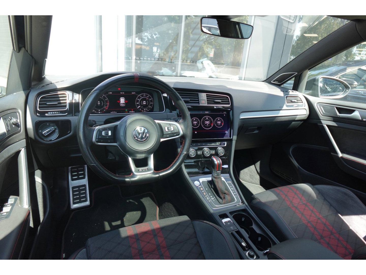 Volkswagen Golf 2.0 TSI GTI TCR AKRA PANO KEYLESS