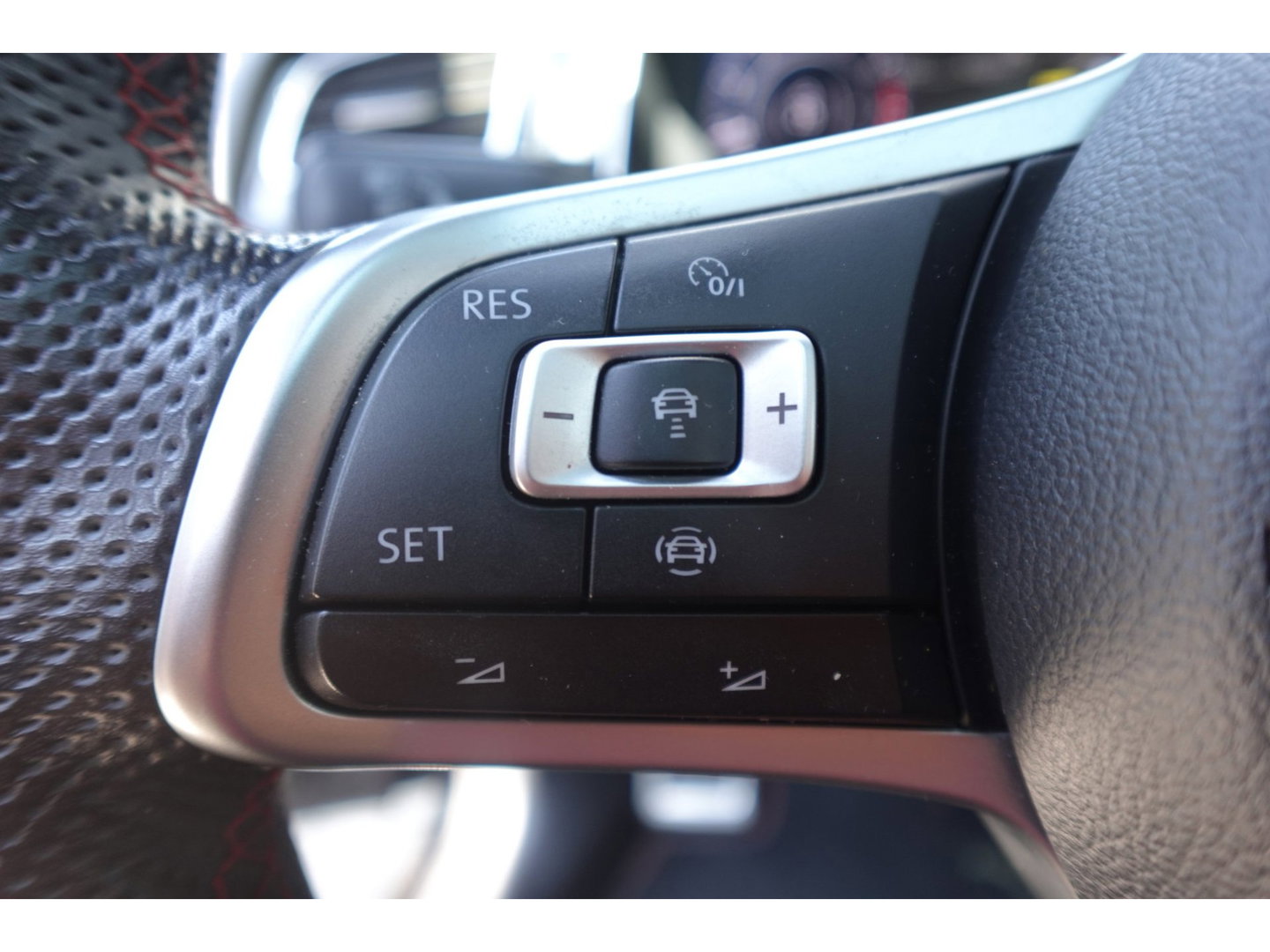 Volkswagen Golf 2.0 TSI GTI TCR AKRA PANO KEYLESS
